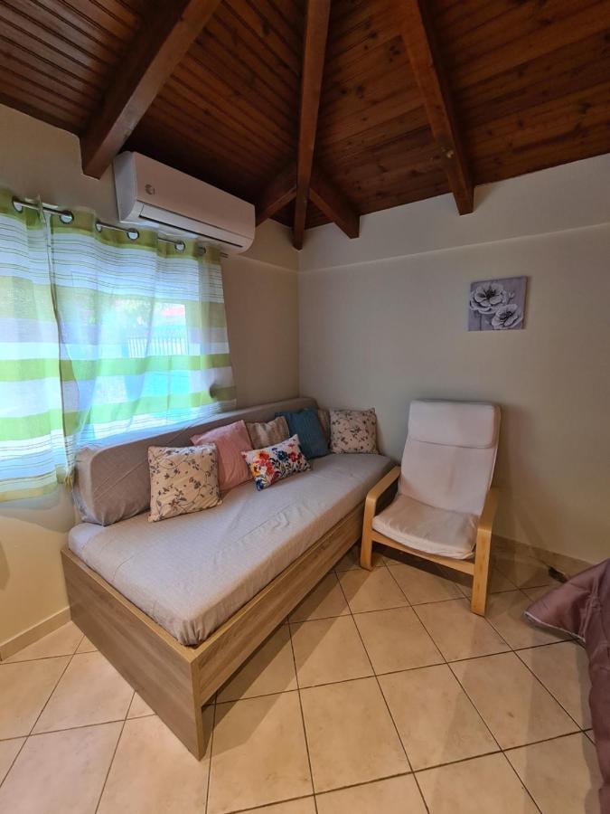 Semelia'S Guest House สปาตา ภายนอก รูปภาพ
